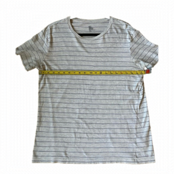 H&m short sleeve striped tee. Size L - Picture 1 of 3